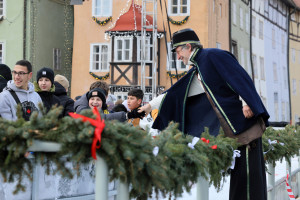 vánoční pošťák u kluziště